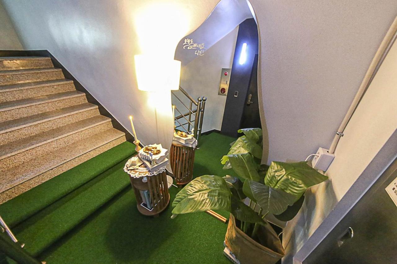Busan Seomyeon Broa Hotel Exterior photo